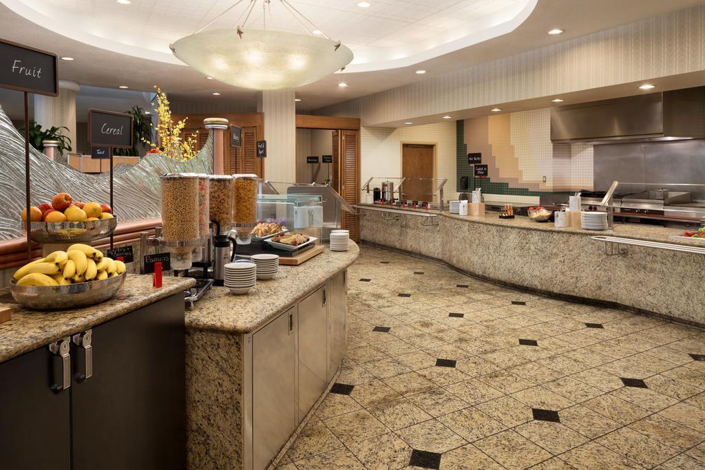 فندق لاس فيغاسفي  إمباسي سويتس باي هيلتون كونفينشن سنتر لاس فيجاس المطعم الصورة